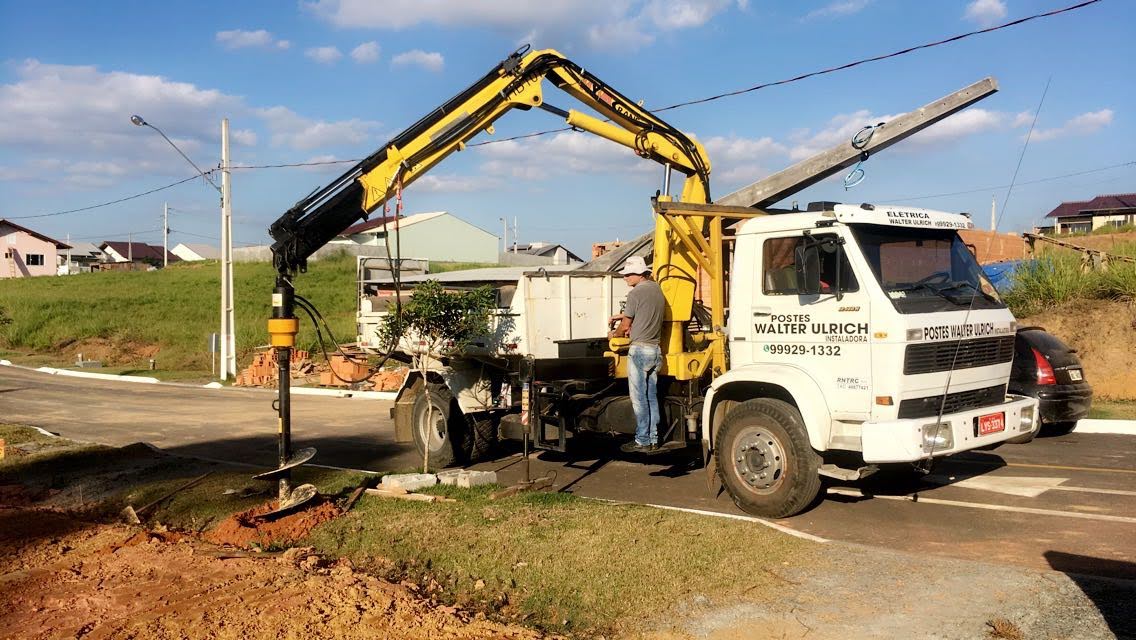 Trabalho com perfuratriz